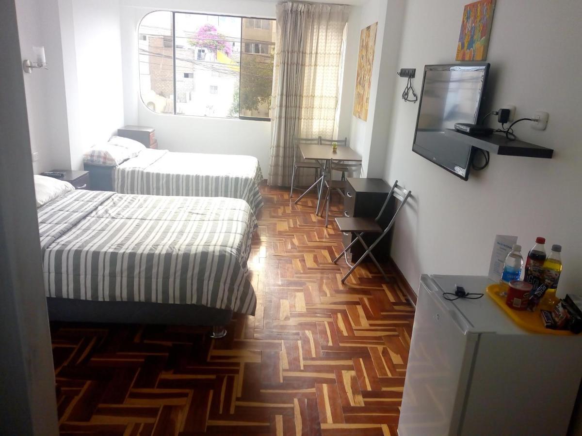 Peruvian Family Hostal Miraflores Лима Экстерьер фото